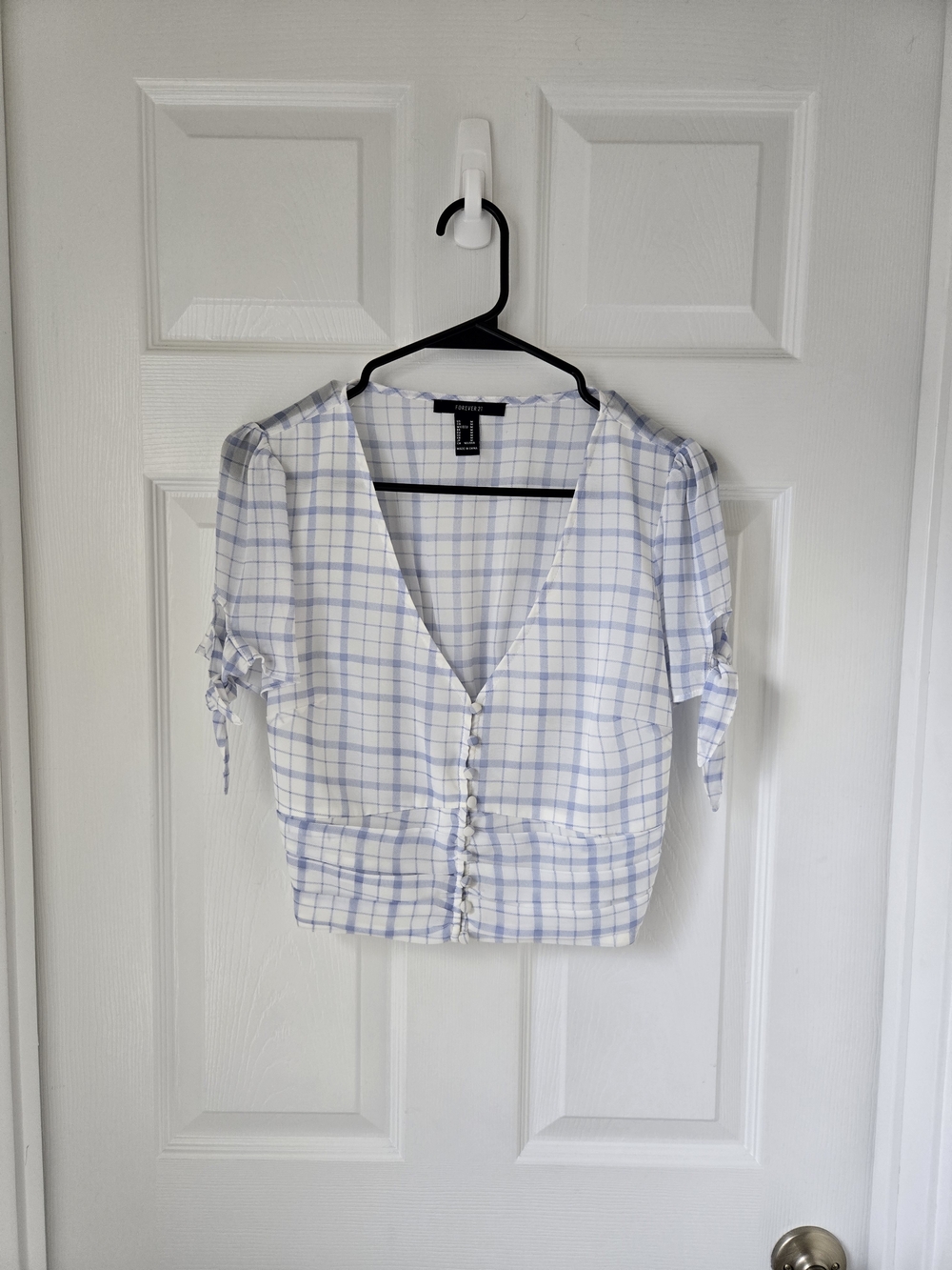 Forever 21 White and Light Blue Plaid Tie-Sleeve Button Crop Top Medium